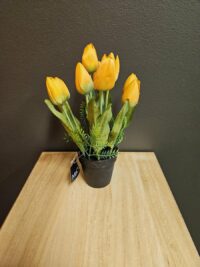 Kunsttulpen - 30 CM Geel - neptulpen - tulpen - kunsttulp in zwart potje - kunstbloemen - nepbloemen - kunstplant - bloemen - cadeautje - cadeautje vrouw - voorjaar - lente - best verkocht